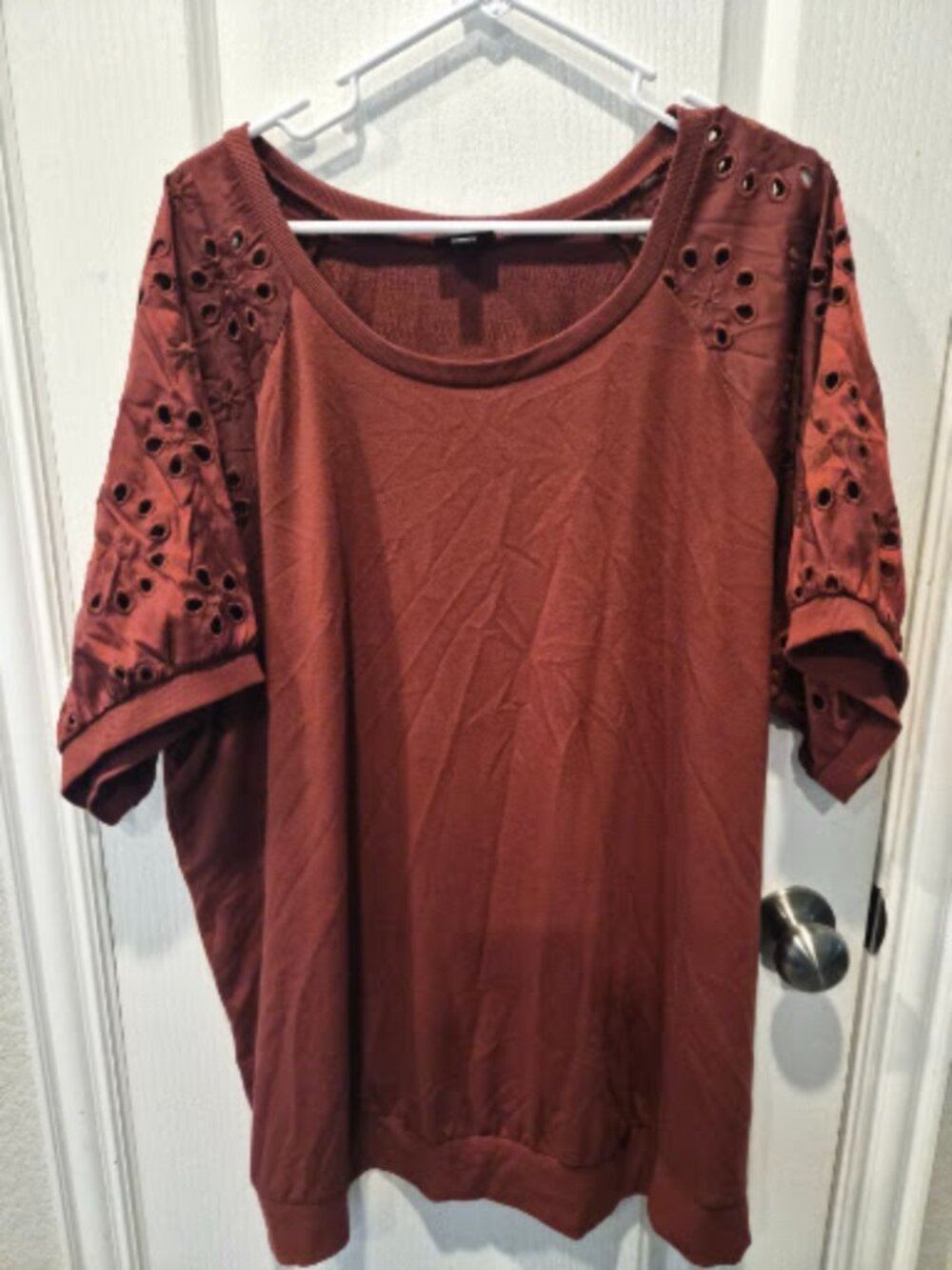 Torrid Rust Brown Terracotta Eyelet Lace Raglan Sleeve Sweatshirt Size 4 Plus